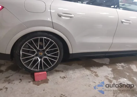 2022 Porsche Cayenne Platinum Edition z USA, uszkodzony, nr VIN WP1AA2AY2NDA06446